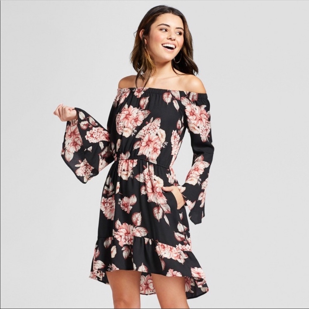 Black & Floral Printed Off-the-shoulder Dress